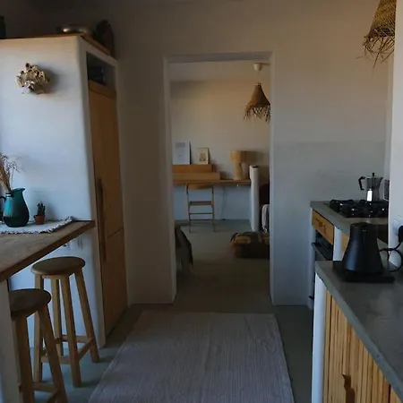 La Casita Con Buena Vista * La Pared